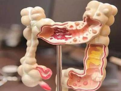 <a  data-cke-saved-href='/' href='/'>出國看病</a>